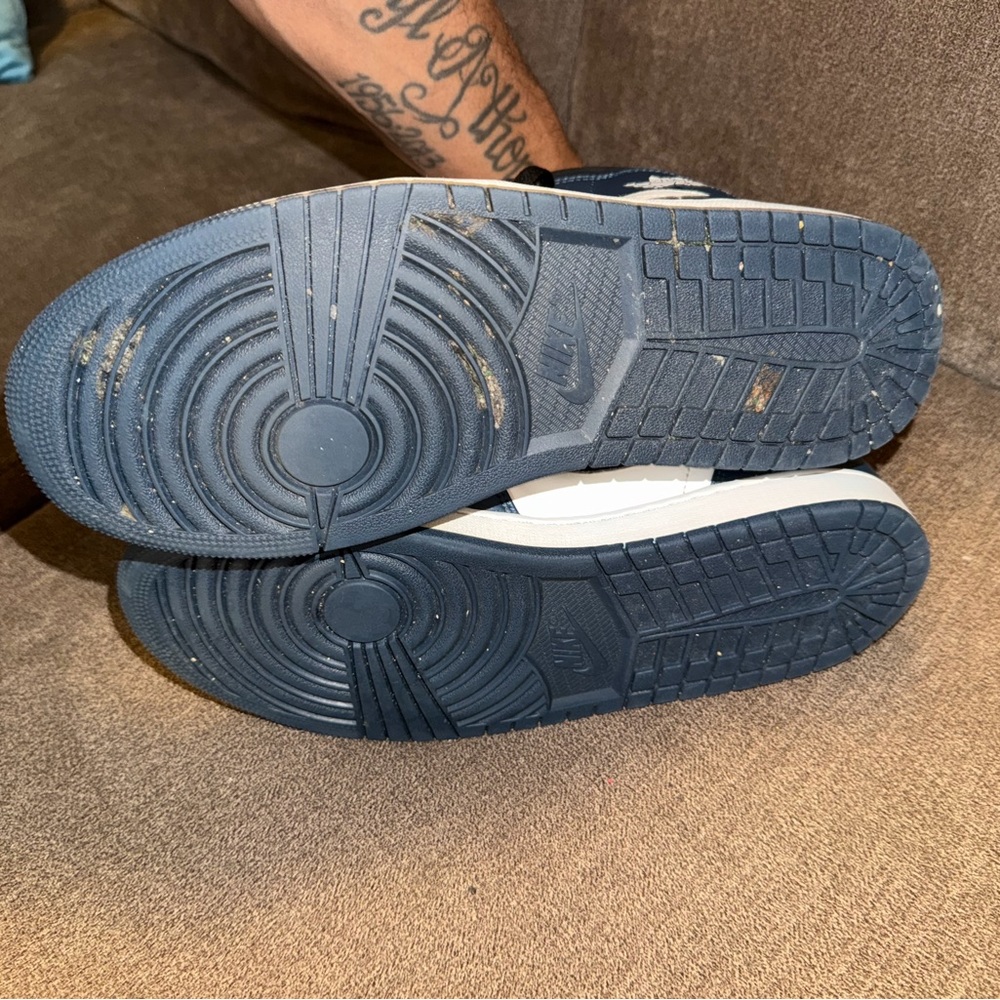 Size 11 - Air Jordan 1 Mid Armory Navy - Picture 5 of 6
